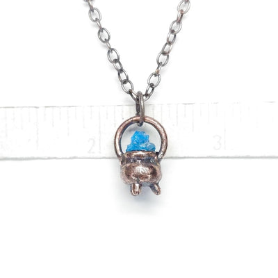 CAULDRON PENDANT WITH RAW APATITE